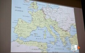 Galeria aktualności Dr Andrzej Kasprzak z Muzeum w Koszalinie o kamiennych kręgach w Pławnie pod Czaplinkiem 78 3