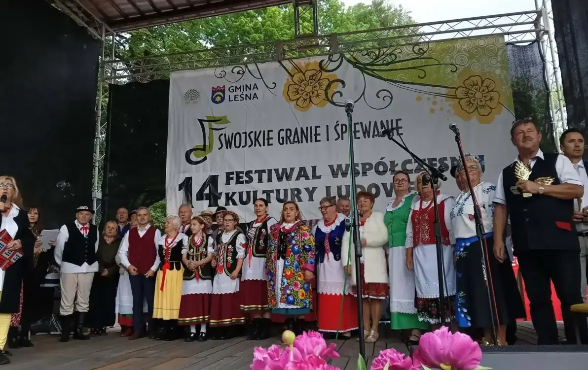 Zdjęcie do Kapela ludowa wraz z zespołem śpiewaczym &bdquo;Diabaz&rdquo; na XIV...