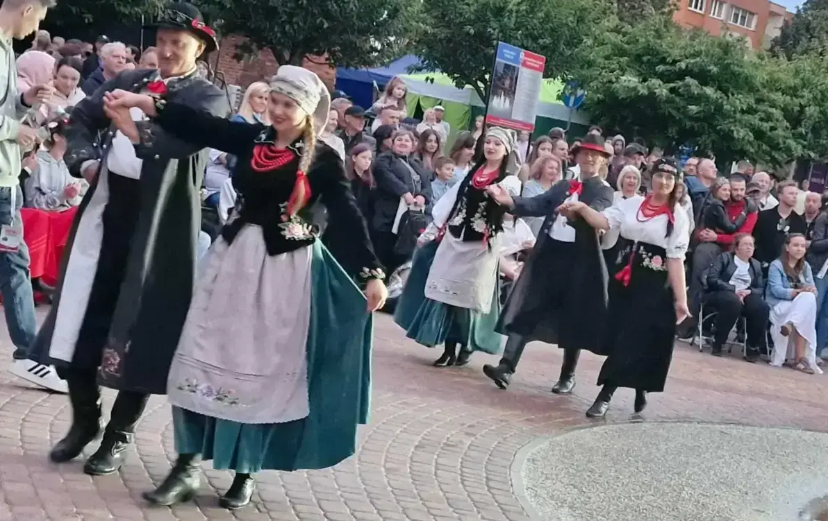 Zdjęcie do Zesp&oacute;ł Pieśni i Tańca DIABAZ na występach podczas 43. edycji...